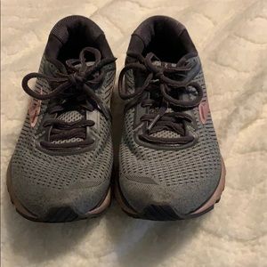 Brooks sneakers